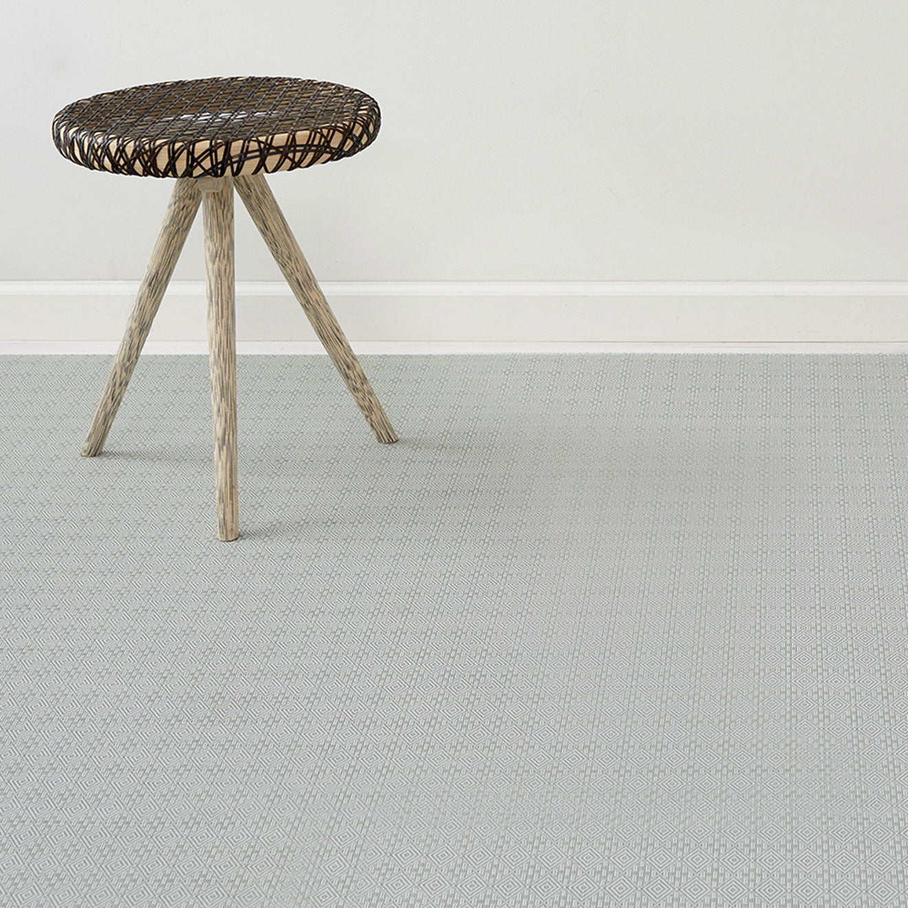 Boxwood Rugs - Abalone With Prop