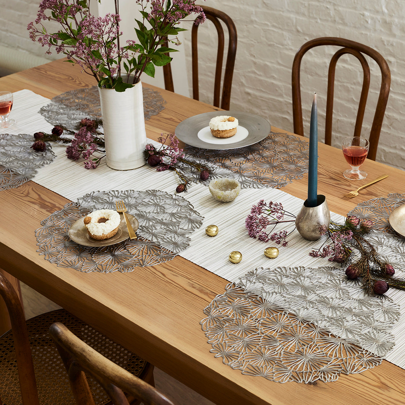 Daisy Placemats - Gunmetal