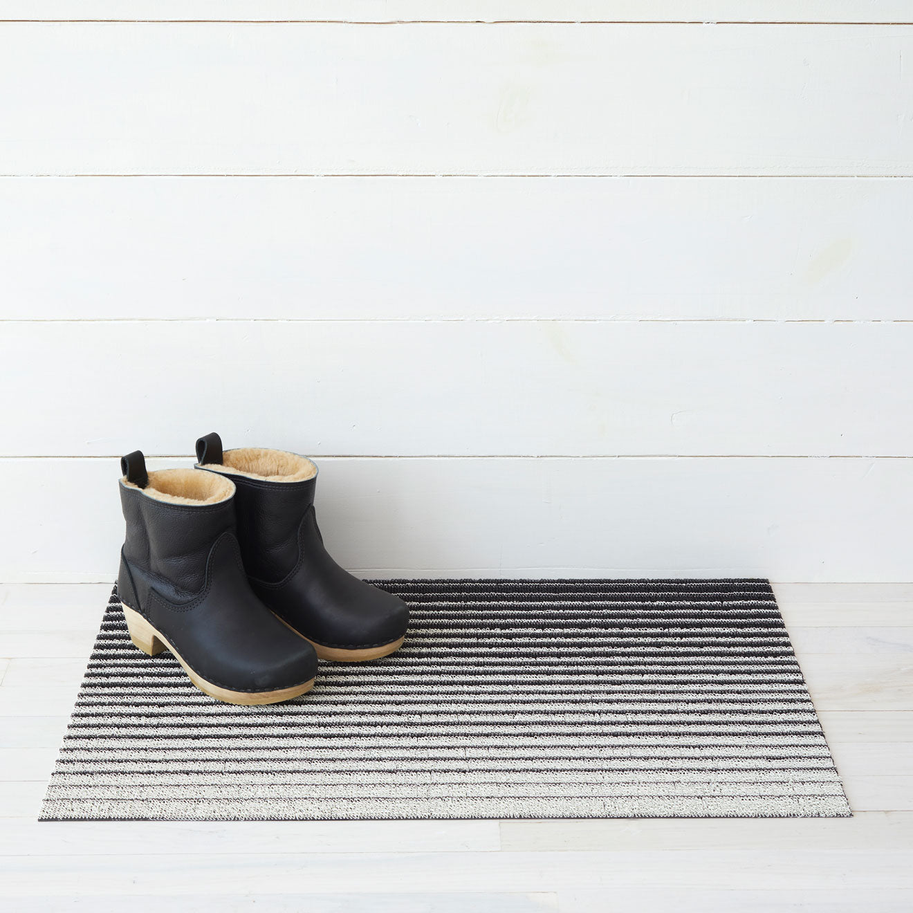 Domino Stripe Shag Mats - Black/White Doormat