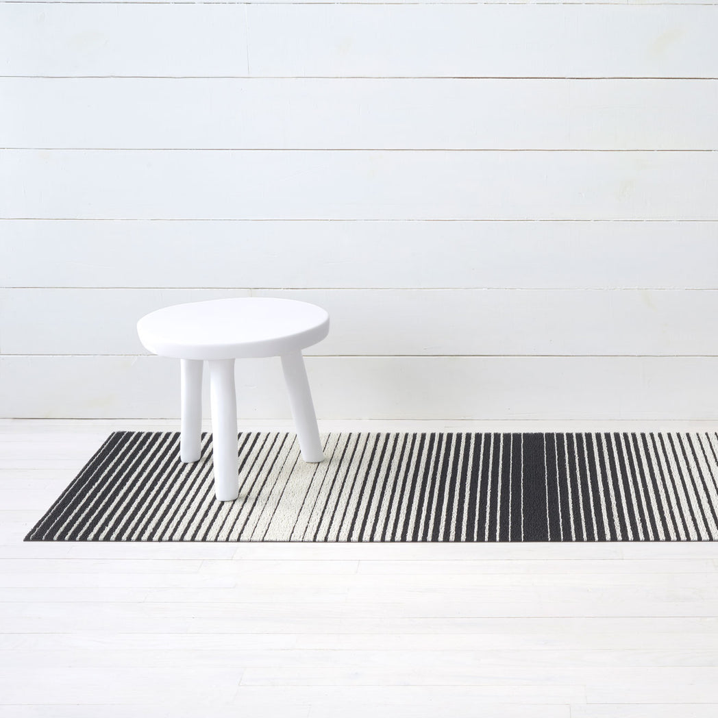 Domino Stripe Shag Mats - Black/White Runner