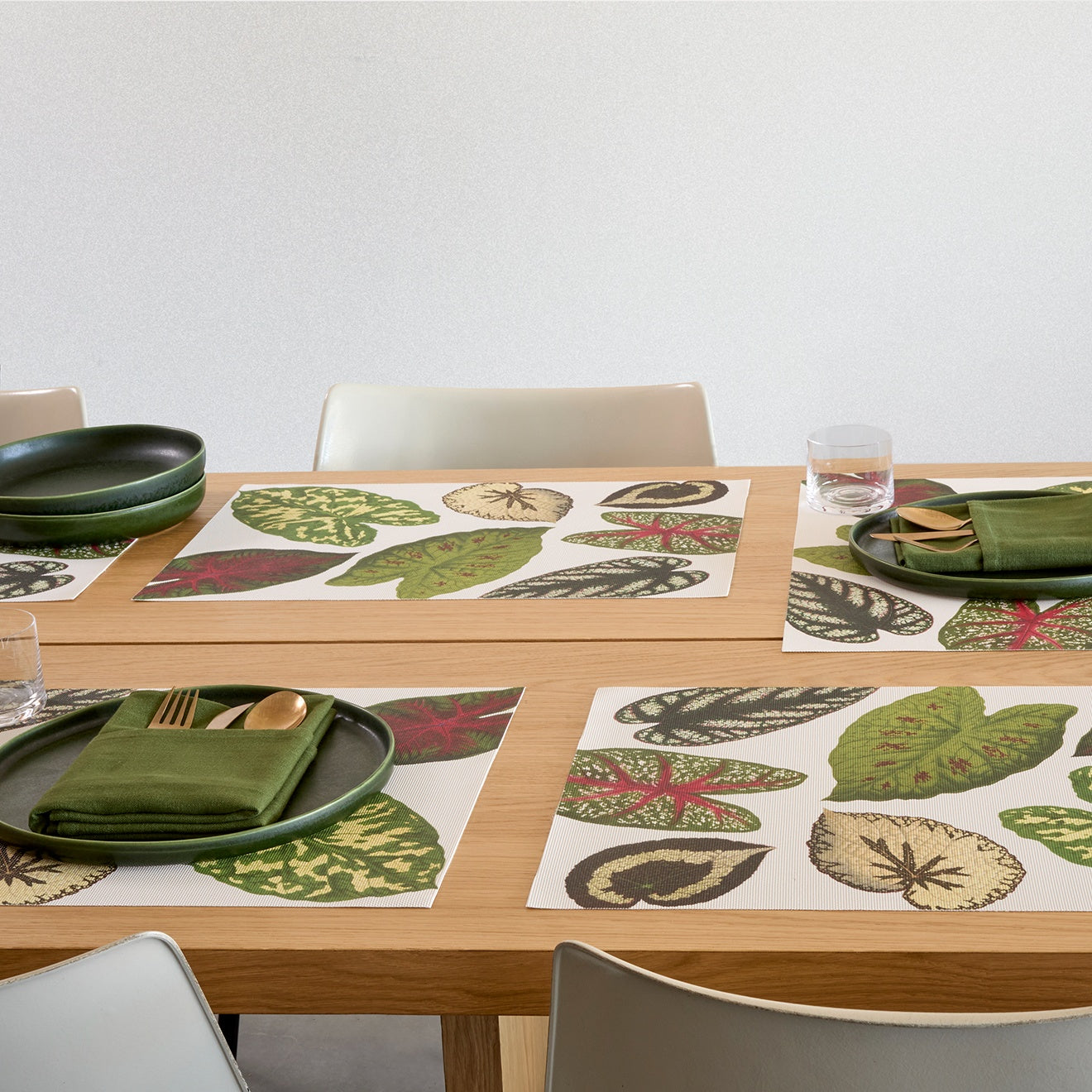 Martha Stewart x Chilewich Scattered Leaves Placemats - Thumbnail 5