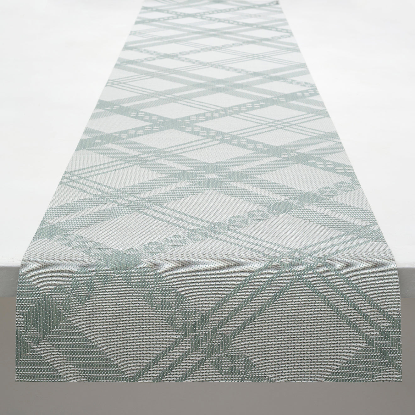 Ribbons Table Runners - Abalone With Prop