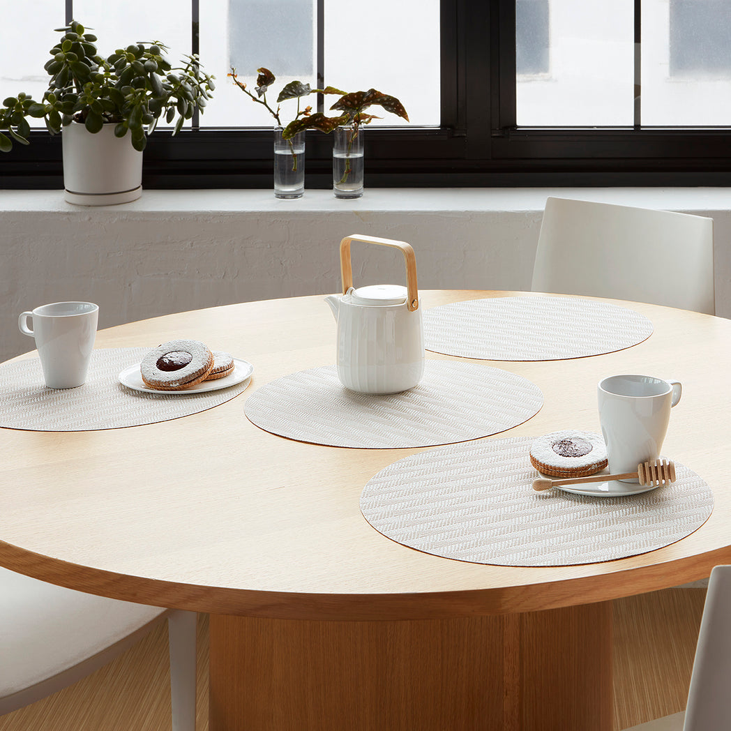 Arrow Placemats - Porcelain Round