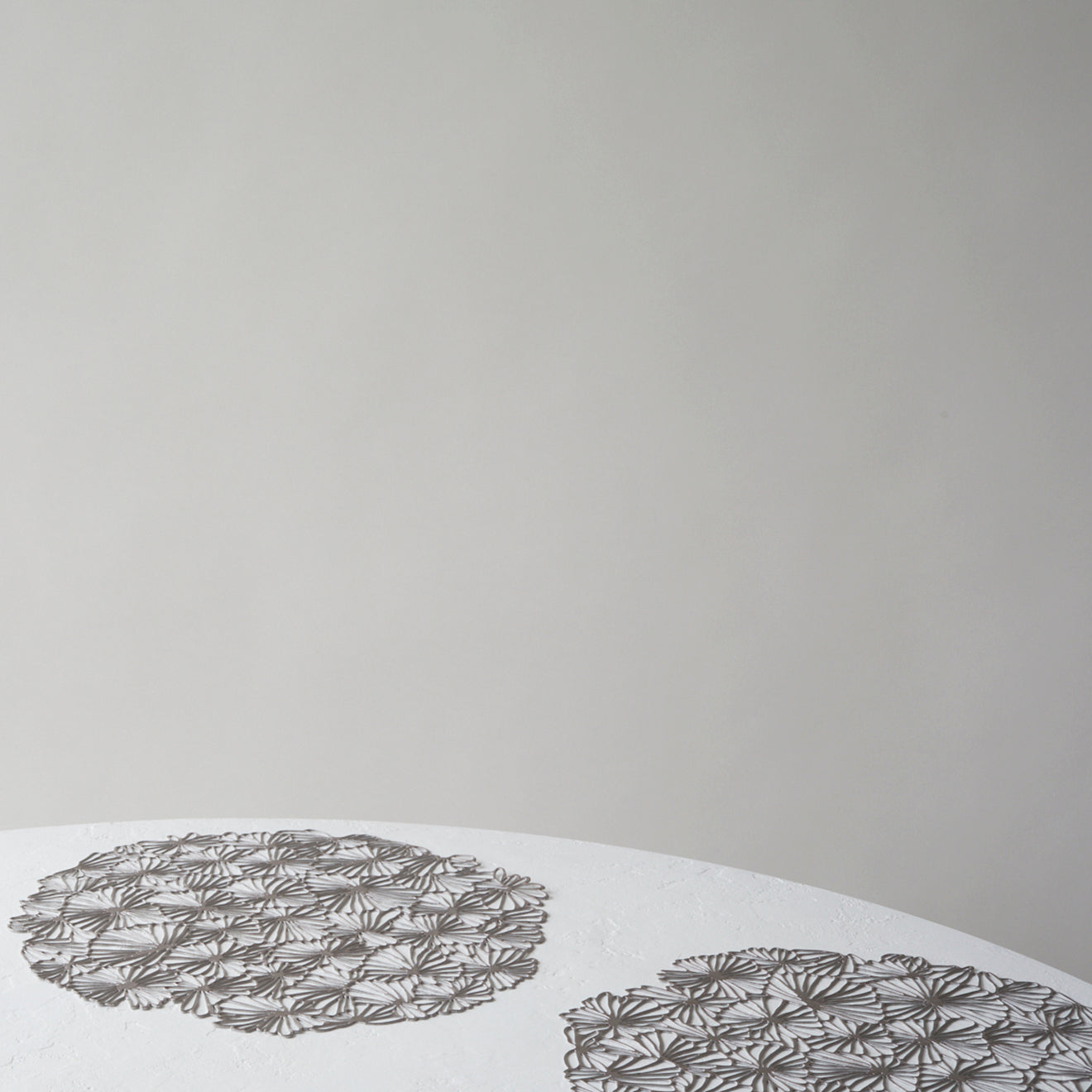 Daisy Placemats - Gunmetal
